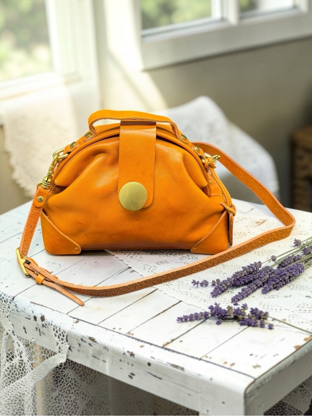 Gypsy Soul OLD TREND Leather Crossbody Bag Tooled Detachable Strap Tan Satchel